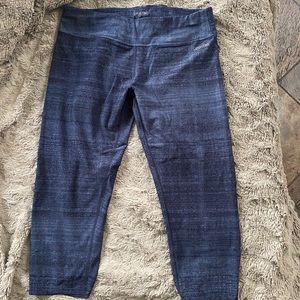 Calvin Klein Capri Athletic Pants | L